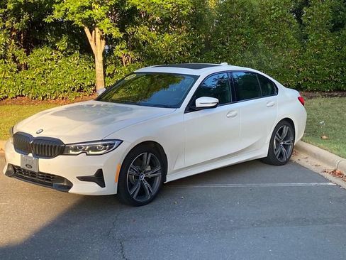 Used 2020 BMW 330i xDrive Sedan w/ Convenience Package AWD/4WD image 3