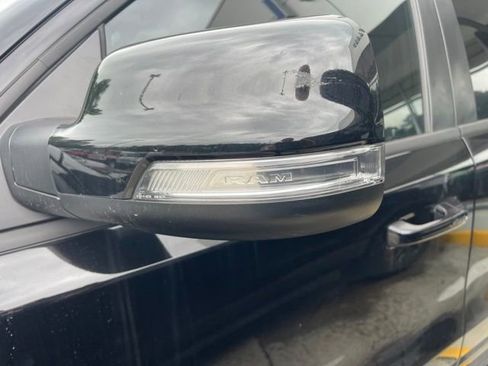 Used 2022 RAM 1500 Laramie AWD/4WD image 16