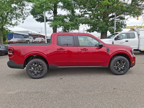 New 2025 Ford Maverick Lariat w/ Black Appearance Package image 8