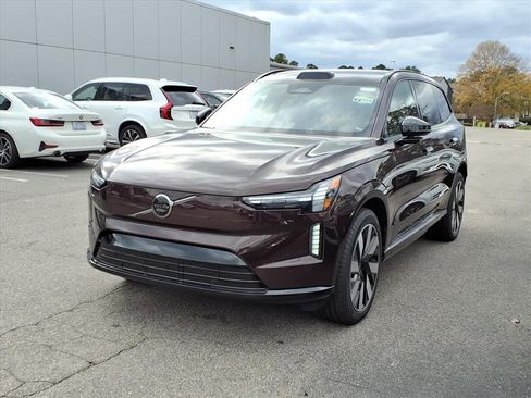 New 2025 Volvo EX90 Plus w/ Protection Package Premier image 7