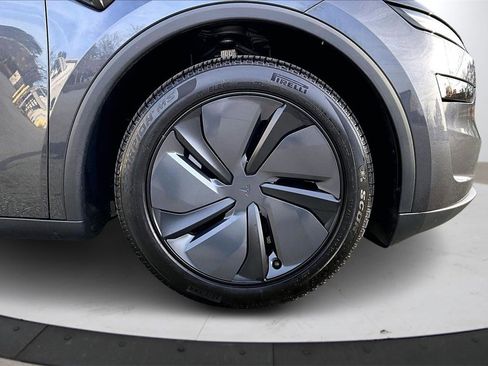 Used 2026 Tesla Model Y AWD image 32