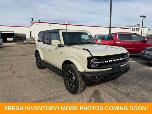 Used 2025 Ford Bronco Outer Banks image 1