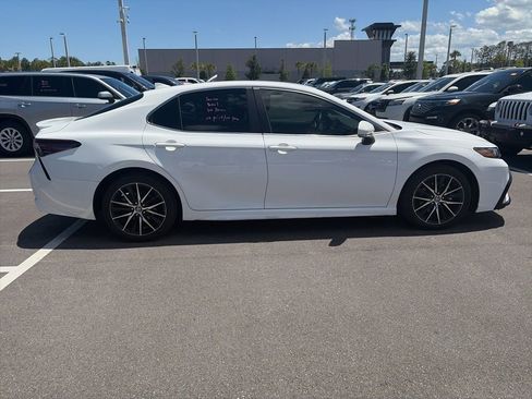 Used 2024 Toyota Camry SE FWD image 2