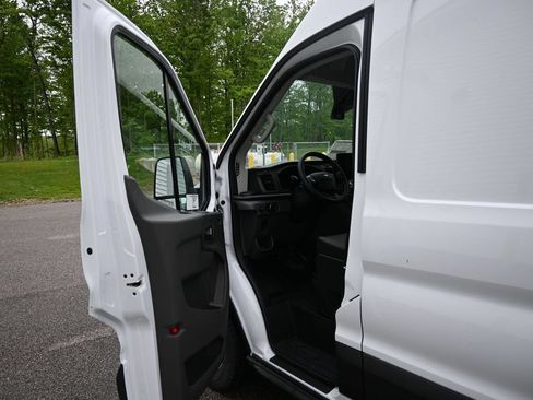 New 2026 Ford Transit 350 148 High Roof AWD image 9