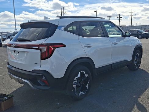 New 2026 Kia Seltos EX image 3