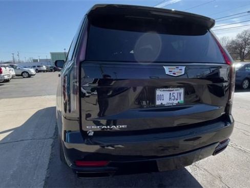 Used 2021 Cadillac Escalade Sport w/ Driver Assist Tech Package image 7