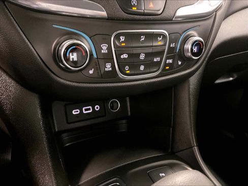 Used 2023 Chevrolet Equinox LT image 25