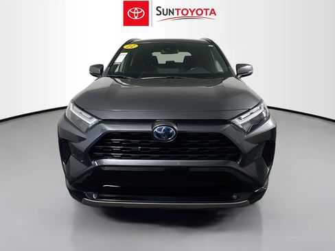Used 2022 Toyota RAV4 SE image 10
