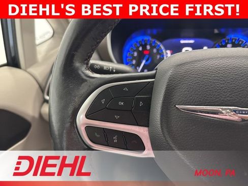 Used 2019 Chrysler Pacifica Touring-L w/ Advanced Safetytec Group FWD image 25
