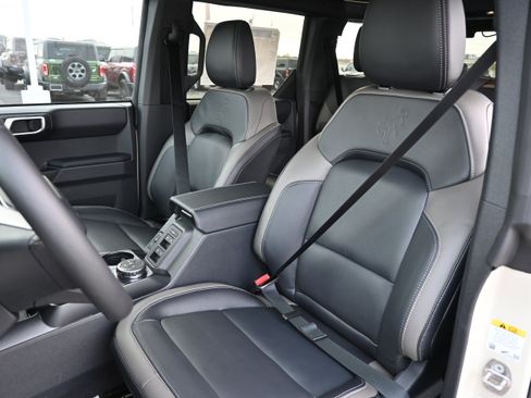 New 2025 Ford Bronco Outer Banks image 32