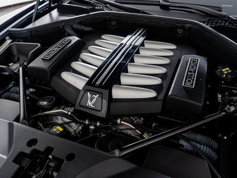 Used 2017 Rolls-Royce Dawn image 54