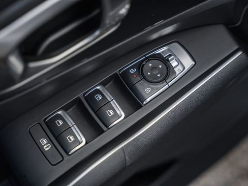 Used 2024 Kia Sorento S image 35