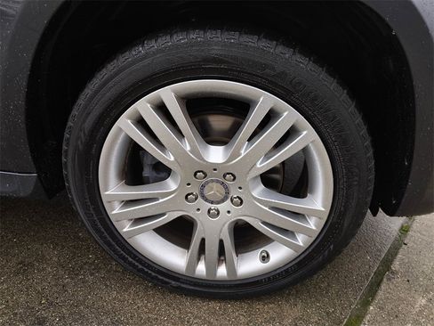 Used 2015 Mercedes-Benz GLK 350 4MATIC image 9