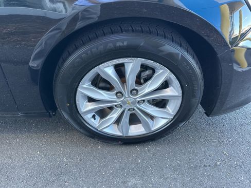 Used 2020 Chevrolet Malibu LT FWD image 12
