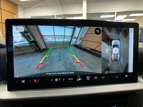 Used 2025 Ford Explorer Platinum w/ LUX Leather Package image 16