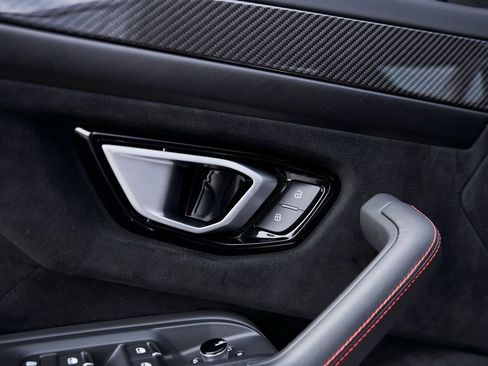 Used 2024 Lamborghini Urus Performante image 41