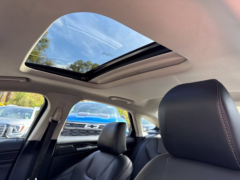 Used 2020 Ford Fusion Titanium AWD/4WD image 22