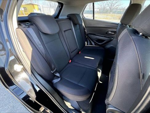 Used 2017 Chevrolet Trax LS image 36