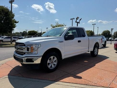 Used 2020 Ford F150 XLT w/ Trailer Tow Package RWD image 3