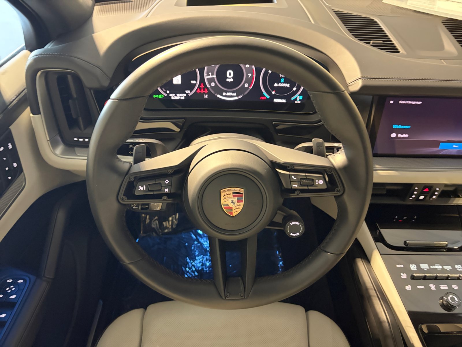 Certified 2026 Porsche Cayenne AWD/4WD image 36
