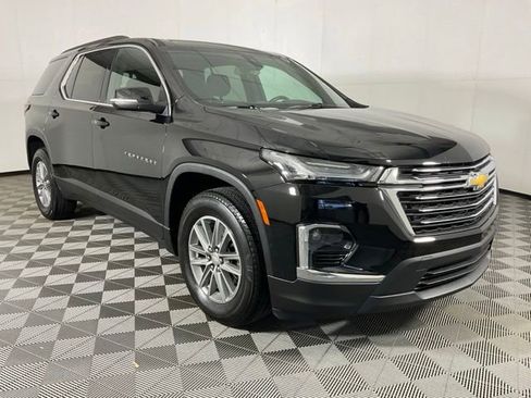 Used 2023 Chevrolet Traverse LT FWD image 3