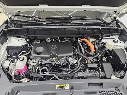 Used 2023 Toyota Highlander LE image 41