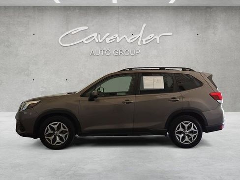 Used 2022 Subaru Forester Premium image 15