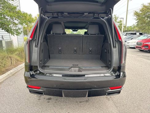 Used 2024 Cadillac Escalade Sport AWD/4WD image 11