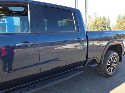 Used 2021 GMC Sierra 2500 AT4 w/ AT4 Premium Plus Package image 18