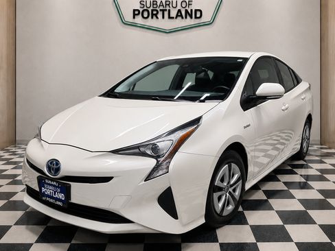 Used 2018 Toyota Prius Four w/ Advanced Technology Package FWD image 1