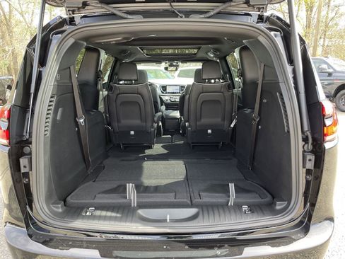 New 2026 Chrysler Pacifica Limited image 43