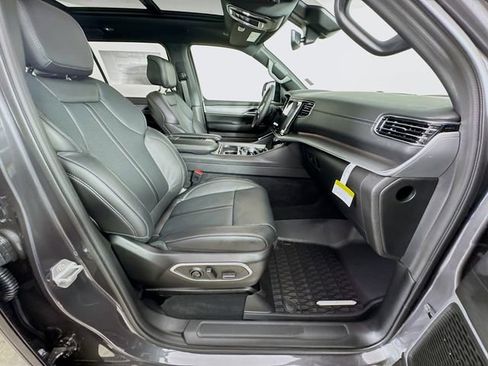 New 2026 Jeep Grand Wagoneer 4WD image 34