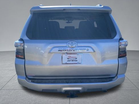 Used 2016 Toyota 4Runner SR5 image 12