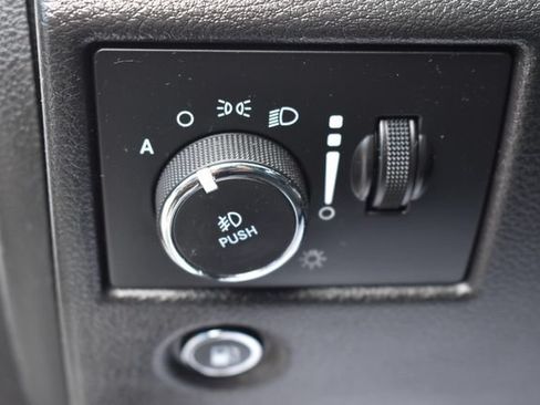 Used 2020 Jeep Grand Cherokee Altitude AWD/4WD image 25