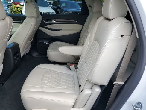 Used 2022 Buick Enclave Avenir image 11
