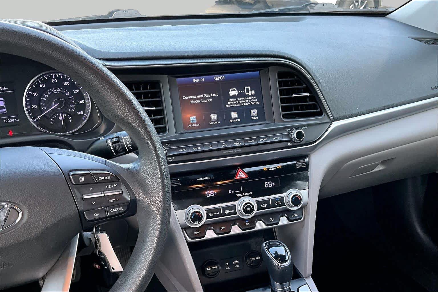 Used 2020 Hyundai Elantra SEL FWD image 7