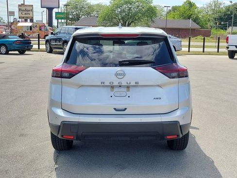 Used 2025 Nissan Rogue SV AWD/4WD image 5