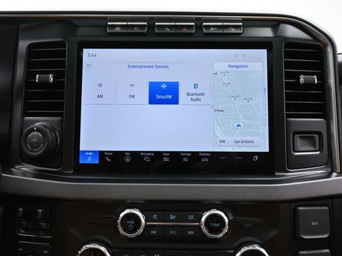 Used 2024 Ford F350 Platinum w/ FX4 Off-Road Package image 33