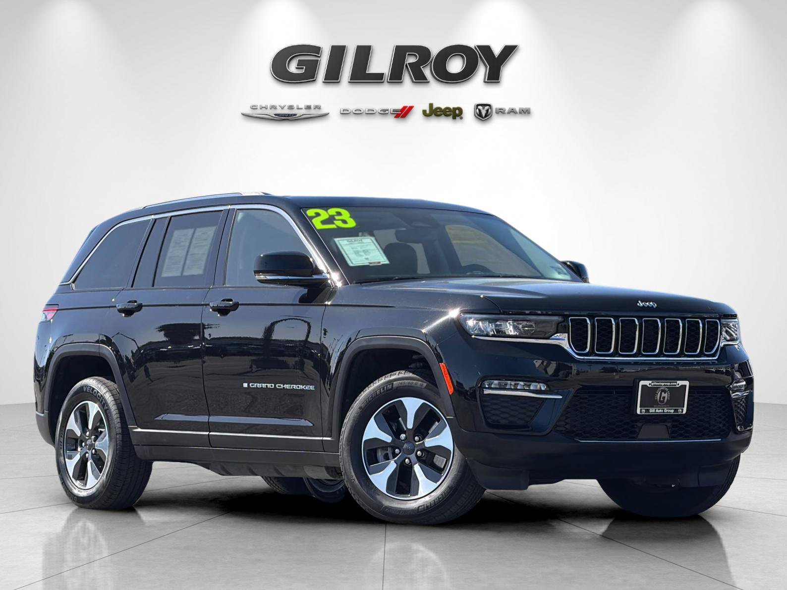 Used 2023 Jeep Grand Cherokee 4WD 4xe image 2