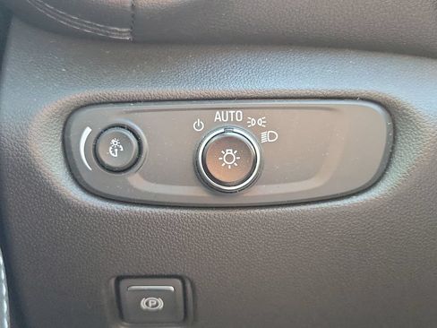 Used 2020 Chevrolet Blazer LT FWD image 29