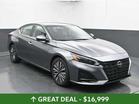 Used 2023 Nissan Altima 2.5 SV image 4