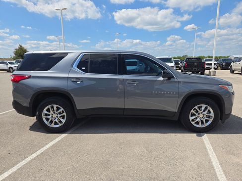 Certified 2021 Chevrolet Traverse LS FWD image 2