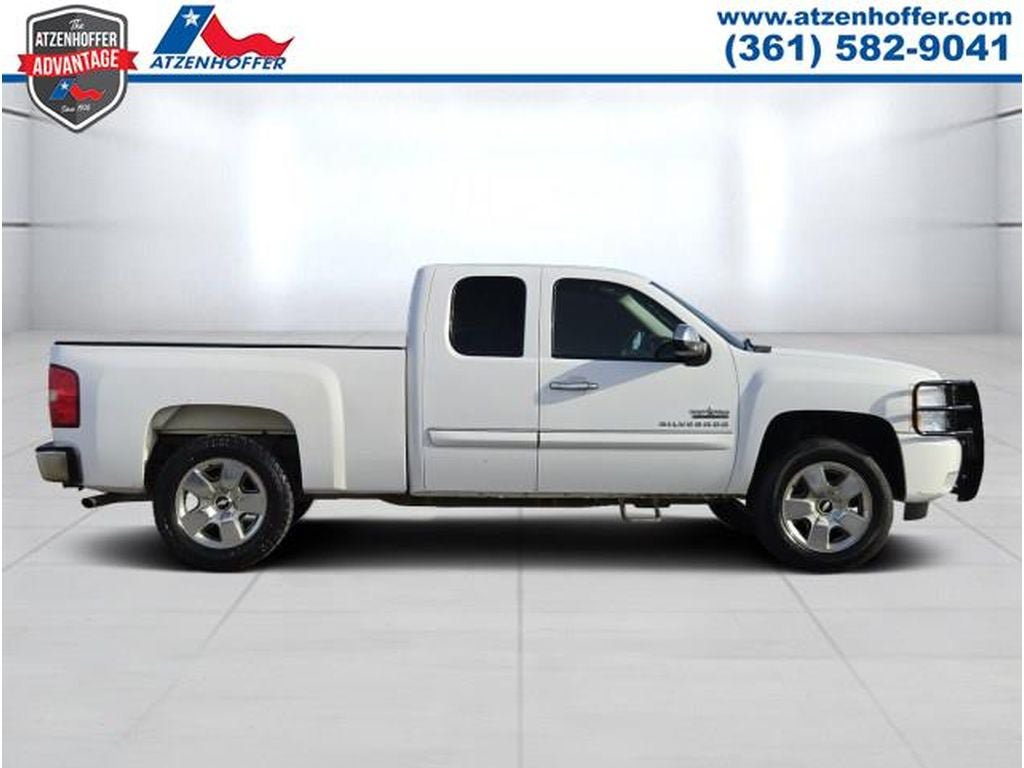 Used 2011 Chevrolet Silverado 1500 LT w/ Texas Edition RWD image 2