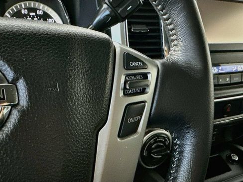 Used 2018 Nissan Titan PRO-4X w/ Pro-4x Convenience Package AWD/4WD image 26
