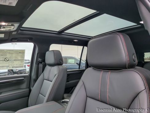 New 2026 Chevrolet Suburban RST w/ RST Capability Package image 9