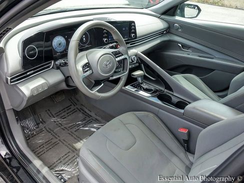 Used 2022 Hyundai Elantra SEL w/ Convenience + Premium Package FWD image 10