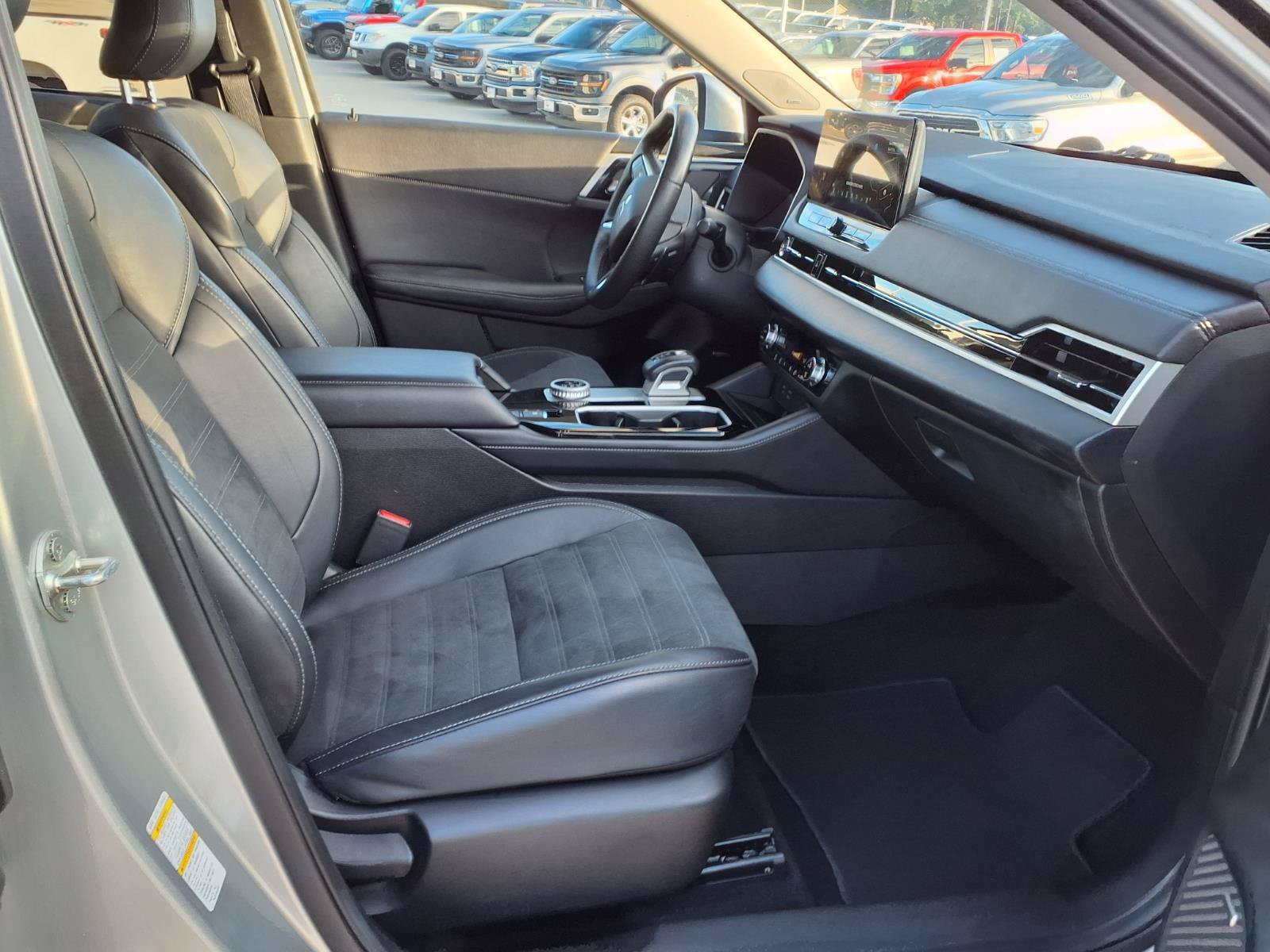 Used 2025 Mitsubishi Outlander SE FWD image 19