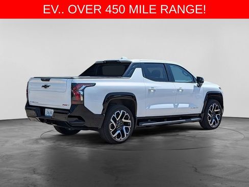 Used 2025 Chevrolet Silverado EV RST AWD/4WD image 13