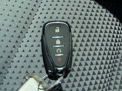 Used 2025 Chevrolet Trax LT image 22