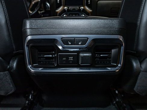 Used 2021 Chevrolet Silverado 3500 High Country image 21